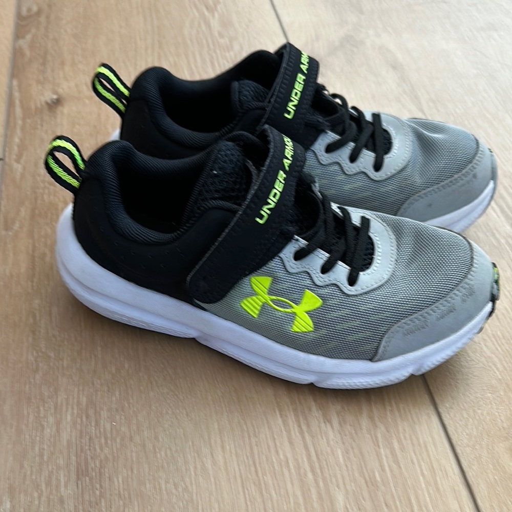 Under Armour Kids' Black and Gray Shoes